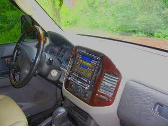 2000 Mitsubishi Montero Pictures