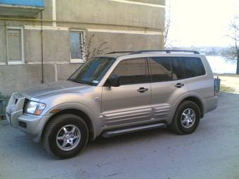 2000 Mitsubishi Montero Images