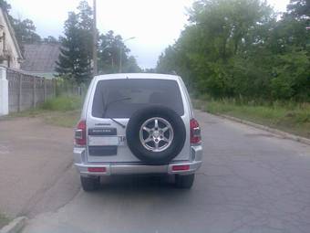 2000 Mitsubishi Montero Wallpapers