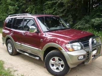 2000 Mitsubishi Montero Photos