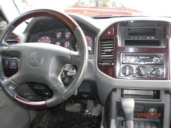 2000 Mitsubishi Montero Pictures