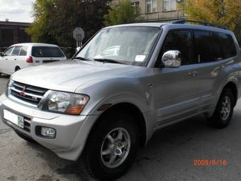 2000 Mitsubishi Montero Photos
