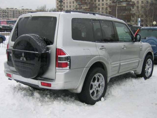 2001 Mitsubishi Montero