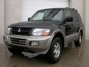2001 Mitsubishi Montero Images