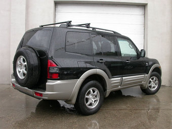 2001 Mitsubishi Montero Pictures