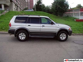 2001 Mitsubishi Montero Pictures