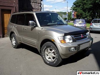 2001 Mitsubishi Montero Pictures