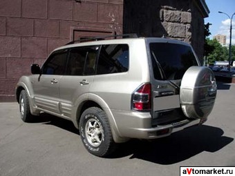 2001 Mitsubishi Montero Photos