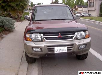 2001 Mitsubishi Montero Photos