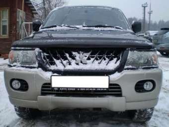 2001 Mitsubishi Montero Photos