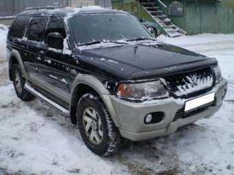 2001 Mitsubishi Montero Pictures