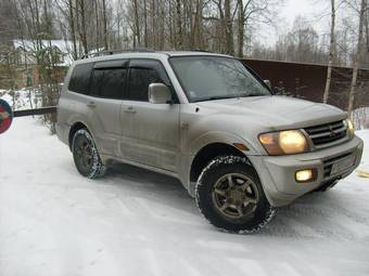 2001 Mitsubishi Montero Pictures