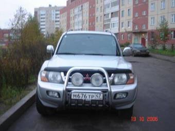 2001 Mitsubishi Montero Pictures