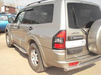 2001 Mitsubishi Montero Photos