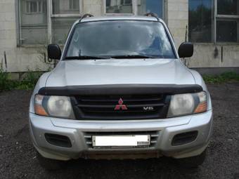 2001 Mitsubishi Montero Photos