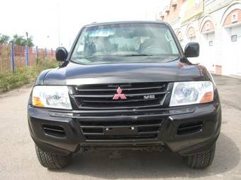 2001 Mitsubishi Montero Photos