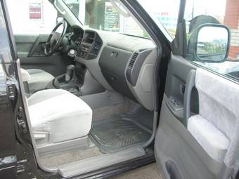 2001 Mitsubishi Montero Pictures