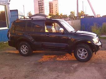 2001 Mitsubishi Montero Pictures