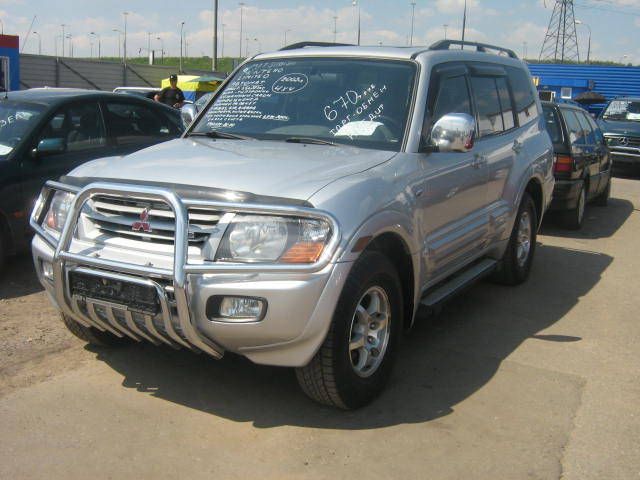 2002 Mitsubishi Montero