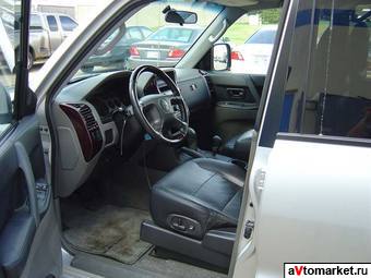 2002 Mitsubishi Montero Pictures