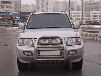 2002 Mitsubishi Montero Pictures