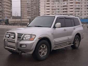 2002 Mitsubishi Montero Pictures