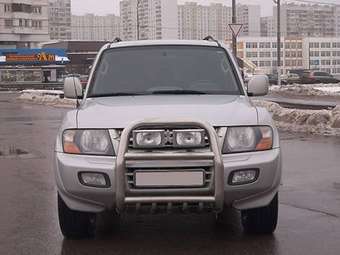 2002 Mitsubishi Montero Pictures