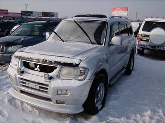 2002 Mitsubishi Montero Pictures