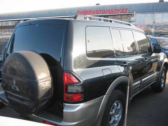 2002 Mitsubishi Montero Pictures