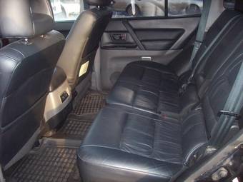 2002 Mitsubishi Montero Pictures