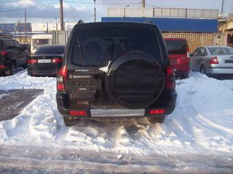 2002 Mitsubishi Montero Wallpapers