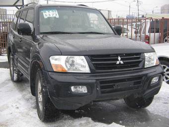 2002 Mitsubishi Montero Pictures