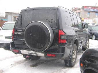 2002 Mitsubishi Montero Photos