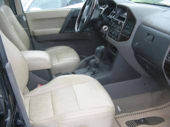 2002 Mitsubishi Montero Pictures
