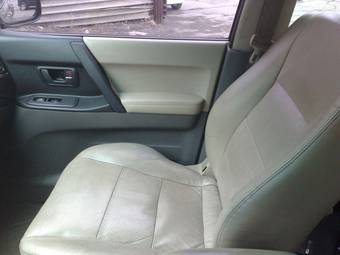 2002 Mitsubishi Montero Pictures
