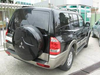 2002 Mitsubishi Montero Pictures