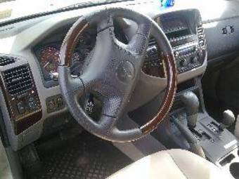 2002 Mitsubishi Montero Pictures