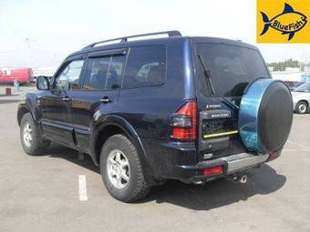 2002 Mitsubishi Montero Pictures