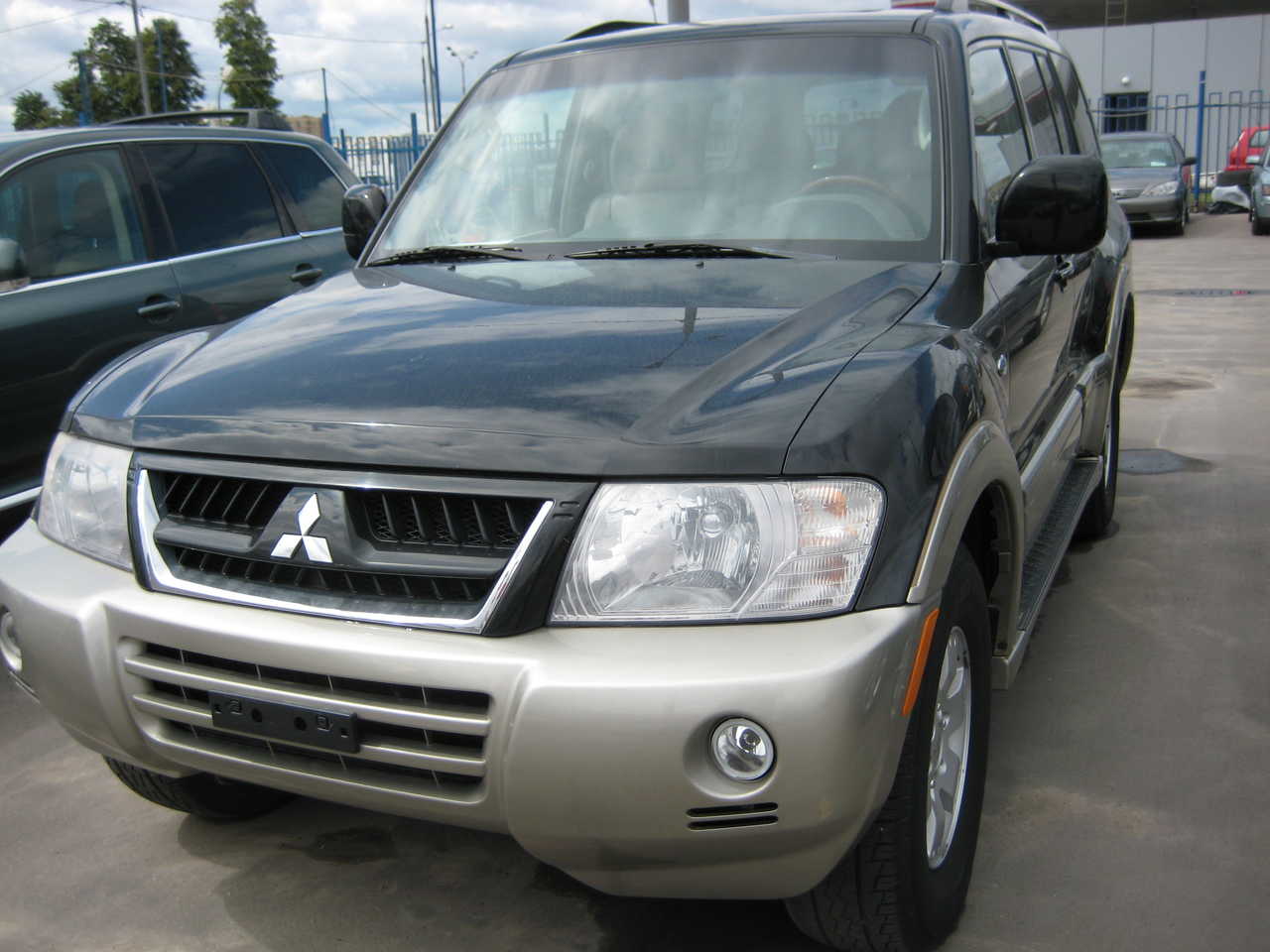 2002 Mitsubishi Montero