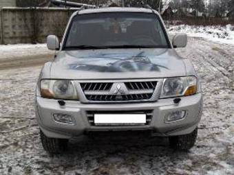 2002 Mitsubishi Montero Pictures