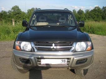 2002 Mitsubishi Montero Pictures