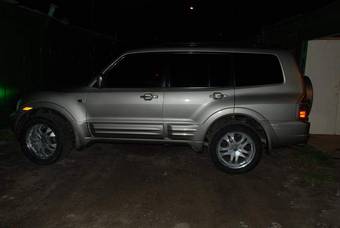 2002 Mitsubishi Montero Pictures