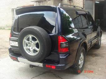 2002 Mitsubishi Montero Photos