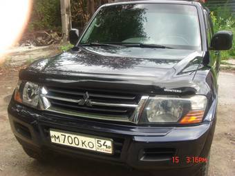 2002 Mitsubishi Montero Photos