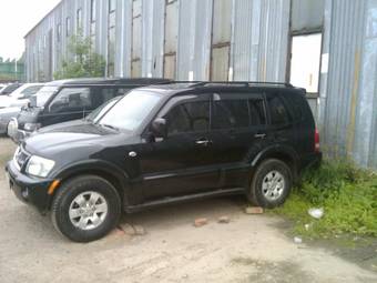 2002 Mitsubishi Montero Pictures