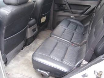 2002 Mitsubishi Montero Pictures