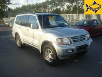 2002 Mitsubishi Montero Pictures