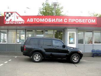 2002 Mitsubishi Montero Pics