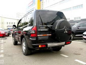 2002 Mitsubishi Montero Pictures