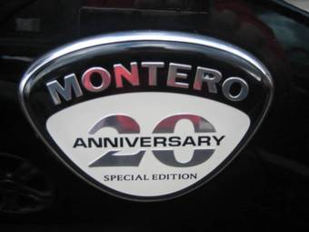 2003 Mitsubishi Montero Images